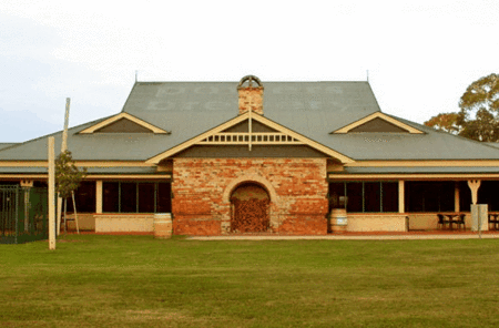 Potters Hotel And Brewery - New Castle Holiday