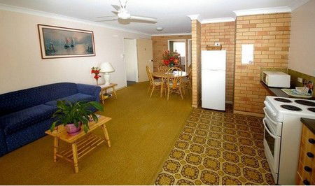Beachlander Holiday Apartments - New Castle Holiday 1