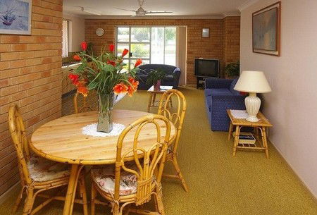 Beachlander Holiday Apartments - New Castle Holiday 2