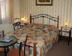Sonbern Lodge Motel - New Castle Holiday 1