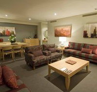 Royal On The Park - New Castle Holiday