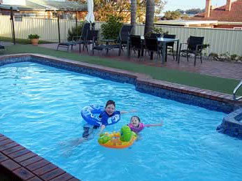 Capri Apartments - New Castle Holiday 5