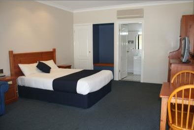 Breakout Motor Inn - New Castle Holiday 0