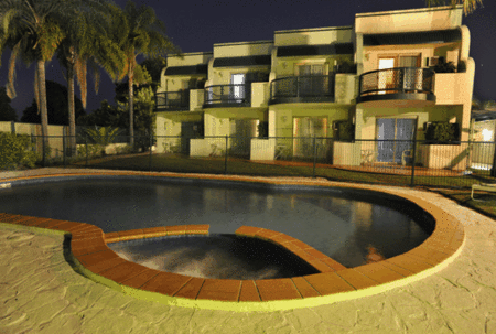 McNevins Maryborough Motel - New Castle Holiday