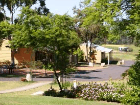 Helidon Natural Springs Spa Resort Motel - New Castle Holiday