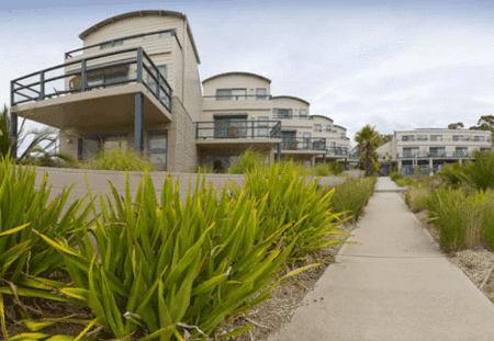 Corrigans Cove Apartments - New Castle Holiday