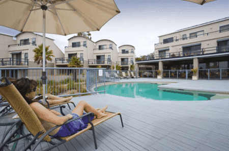 Corrigans Cove Apartments - New Castle Holiday 1