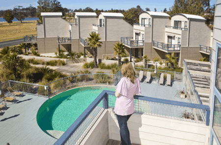 Corrigans Cove Apartments - New Castle Holiday 3