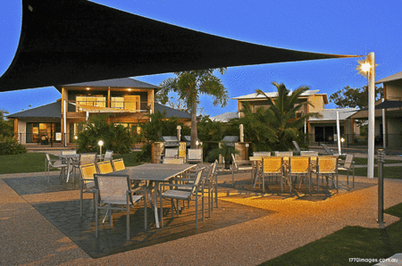 The Edge on Beaches - New Castle Holiday
