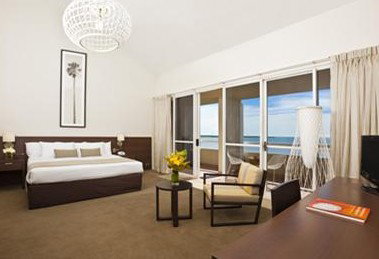 Mercure Hotel Harbourside Cairns - New Castle Holiday 3