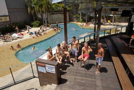 Gilligan's Backpackers Hotel And Resort - New Castle Holiday 4