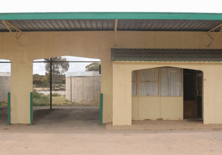 John Eyre Motel - New Castle Holiday 1