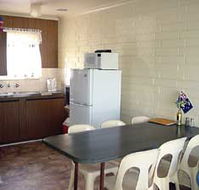 Wool Bay Holiday Units - New Castle Holiday