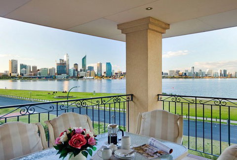 The Peninsula - New Castle Holiday 1