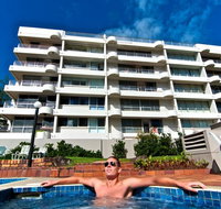 SURFERS CHALET HOLIDAY APARTMENTS - New Castle Holiday