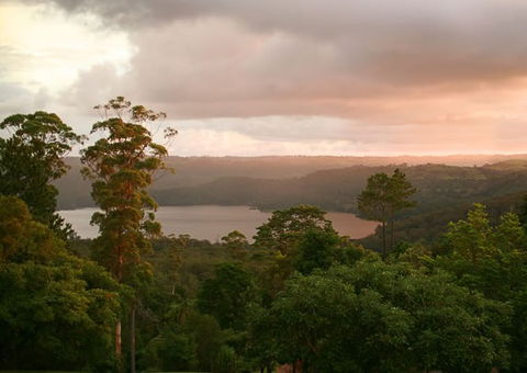 Montville Misty View Cabins - New Castle Holiday 0