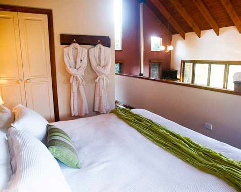 Montville Misty View Cabins - New Castle Holiday 2
