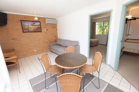 Country Comfort Gin Gin Wild Scotsman - New Castle Holiday 4