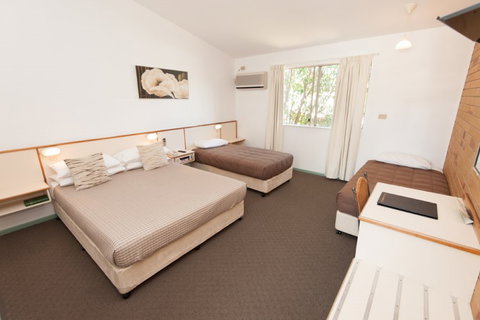 Country Comfort Gin Gin Wild Scotsman - New Castle Holiday 5