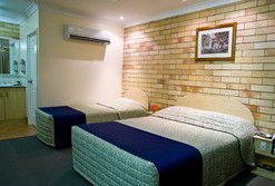 Starlight Motor Inn - New Castle Holiday 2