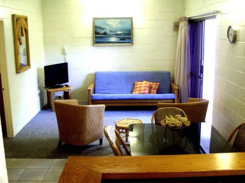 Ti Tree Holiday Apartments - New Castle Holiday 2