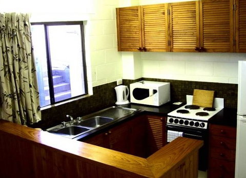 Ti Tree Holiday Apartments - New Castle Holiday 3