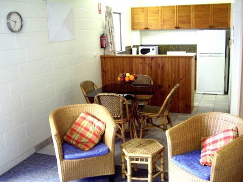 Ti Tree Holiday Apartments - New Castle Holiday 4