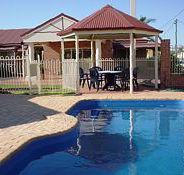 Roma Mid Town Motor Inn - New Castle Holiday