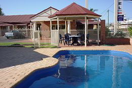 Roma Mid Town Motor Inn - New Castle Holiday 0