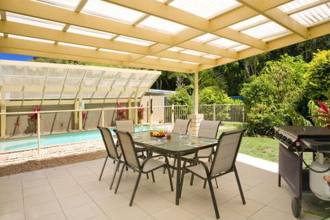 Sunshine Coast Escape - New Castle Holiday 3