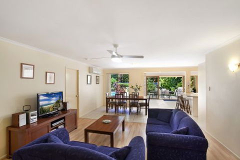 Sunshine Coast Escape - New Castle Holiday 4