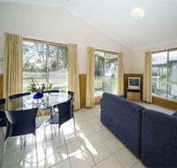 Swan Lake Holiday Park - New Castle Holiday