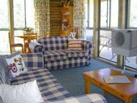 Mudgegonga VIC New Castle Holiday