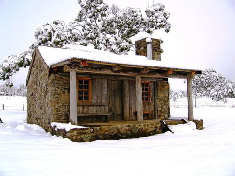 Moonbah Hut - New Castle Holiday 5