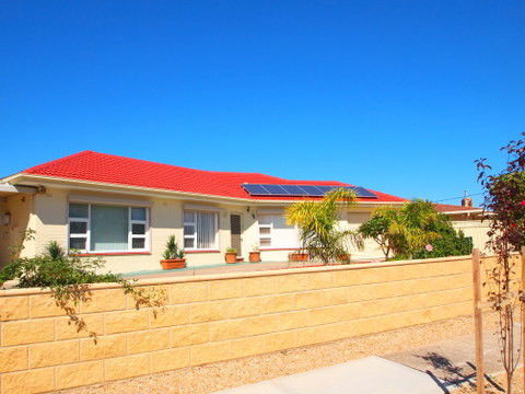 Homes Down Under - New Castle Holiday 1