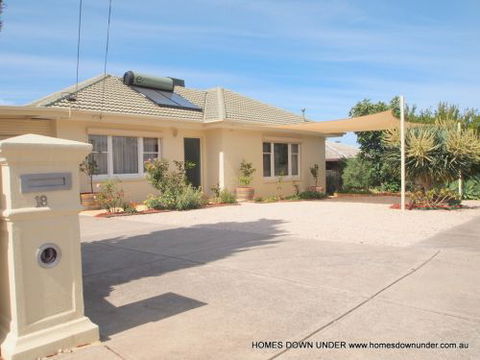 Homes Down Under - New Castle Holiday 3