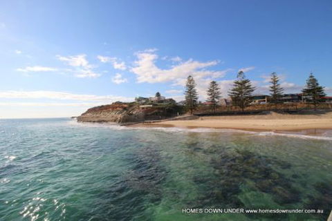 Homes Down Under - New Castle Holiday 7
