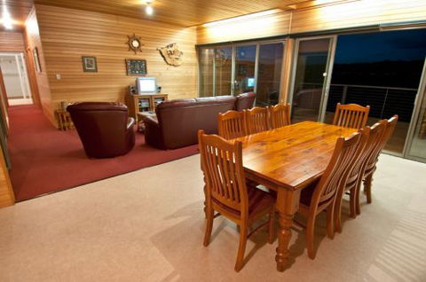 Captains Cabin - New Castle Holiday 1