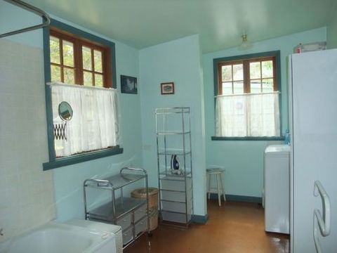 VARUNA - New Castle Holiday 8