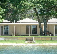 Lorsens On The River - New Castle Holiday