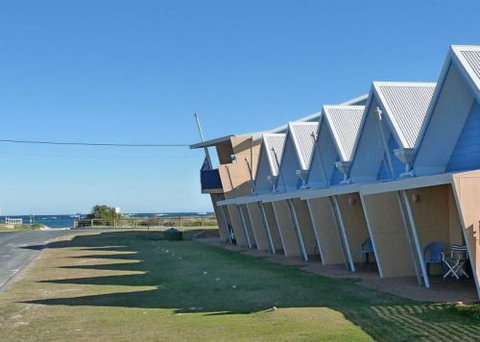 Windsurfer Beach Chalets - New Castle Holiday 0