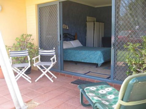 Windsurfer Beach Chalets - New Castle Holiday 3