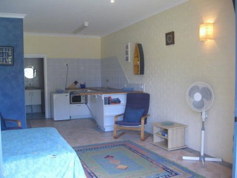 Windsurfer Beach Chalets - New Castle Holiday 4