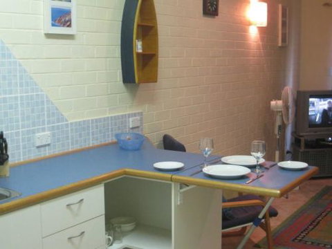 Windsurfer Beach Chalets - New Castle Holiday 5