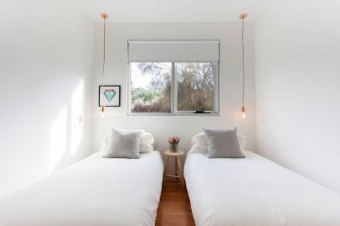 Amour Eva Retreats  - New Castle Holiday 9