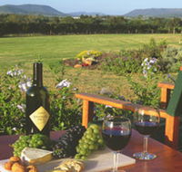 Tranquil Vale Vineyard Cottages - New Castle Holiday