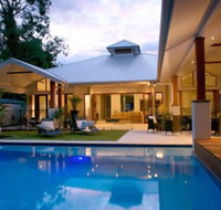 Pearl on Newell Beach - New Castle Holiday