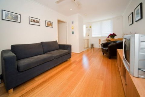 Ruby Inn - Stay Innercity - New Castle Holiday 2