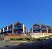 Seine Bay Apartments - New Castle Holiday
