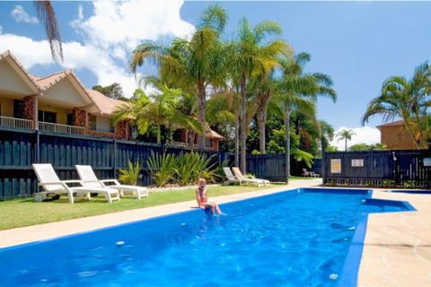 Ocean Spray Apartments - New Castle Holiday 1